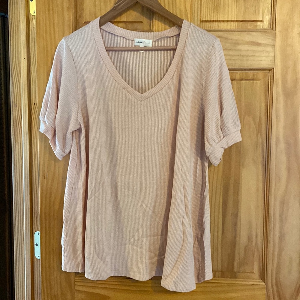 Perfect Peach short sleeve V-neck top